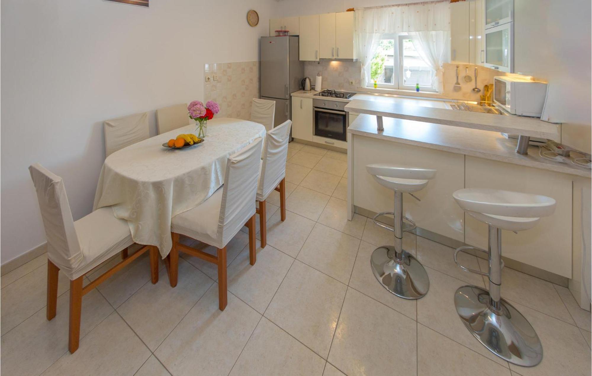 3 Bedroom Lovely Home In Plat Mlini Zewnętrze zdjęcie