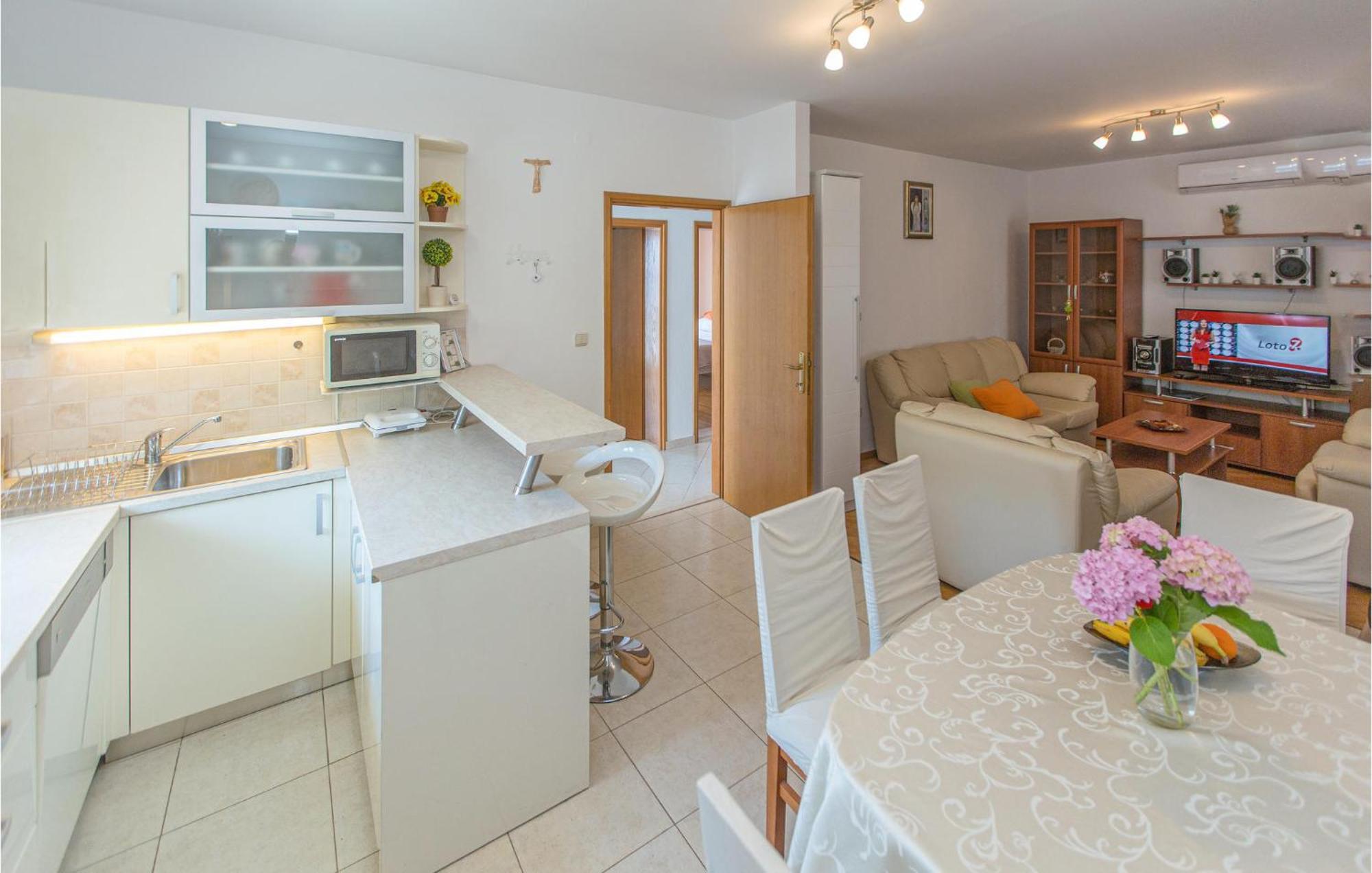3 Bedroom Lovely Home In Plat Mlini Zewnętrze zdjęcie