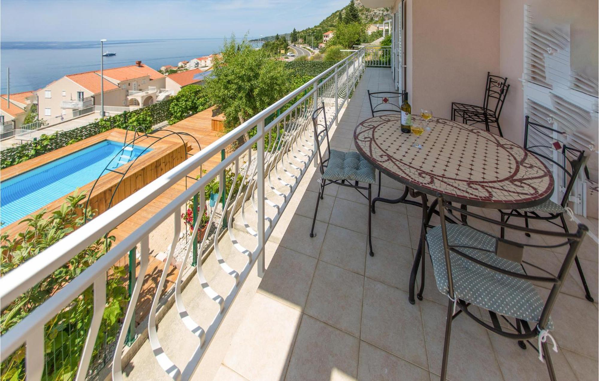 3 Bedroom Lovely Home In Plat Mlini Zewnętrze zdjęcie